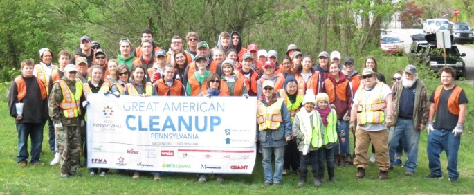 Spook Hollow Road Cleanup volunteers April 2019